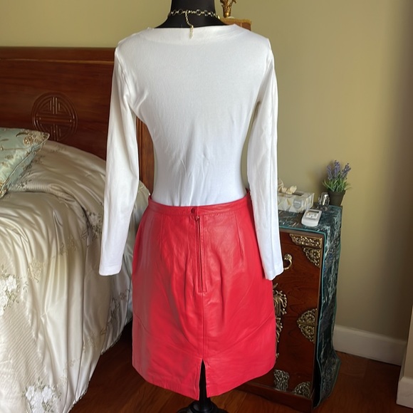 Bombshell Vintage Leather Pencil Skirt - Picture 5 of 11